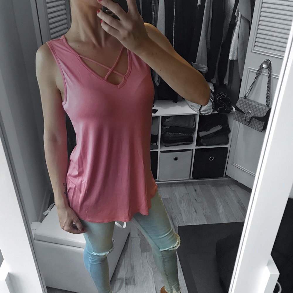 LAST 3✨ Sleeveless Criss Cross Front Top